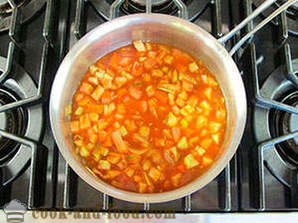 Zupa pomidorowa z grzankami prażonymi