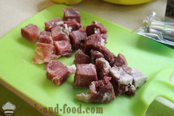 Duszona wieprzowina z rozmarynem i gruszki - jak gotować pyszny gulasz z mięsa wieprzowego, krok po kroku ze zdjęciami Recep