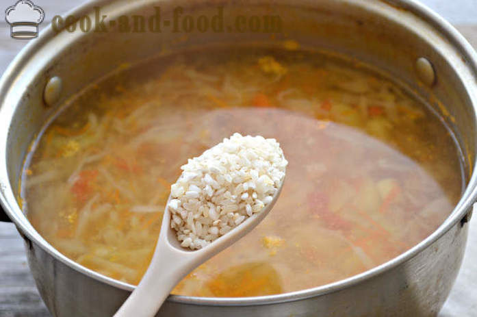 Fresh kapuśniak z mięsem i ryżem - jak gotować zupę mięsną, krok po kroku przepis zdjęć