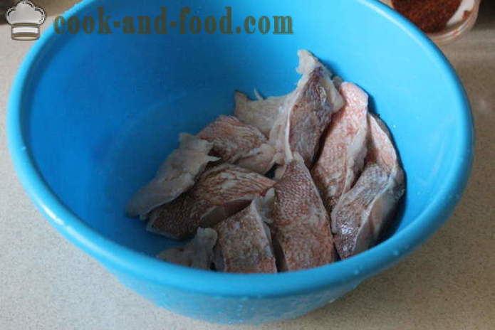 Ryby marynowane w occie z cebulą i jałowca - jak gotować Ryby marynowane w domu, krok po kroku przepis zdjęć