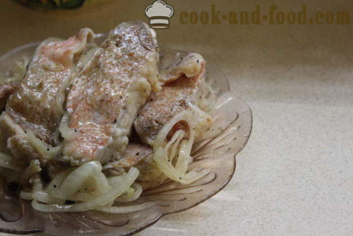 Ryby marynowane w occie z cebulą i jałowca - jak gotować Ryby marynowane w domu, krok po kroku przepis zdjęć