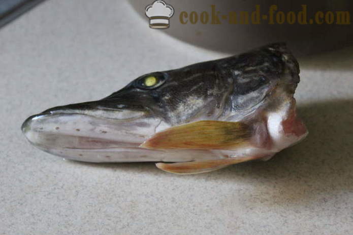 Zupa rybna z głowy szczupaka bita w górę - jak ugotować zupę rybną z szczupaki szybko, krok po kroku przepis zdjęć