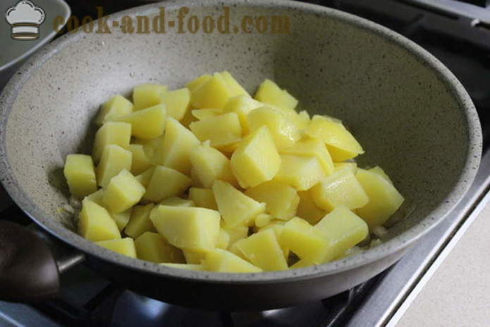 Gotowane ziemniaki z cebulą i boczkiem - jak pyszne ziemniaki gotować na danie, krok po kroku przepis zdjęć