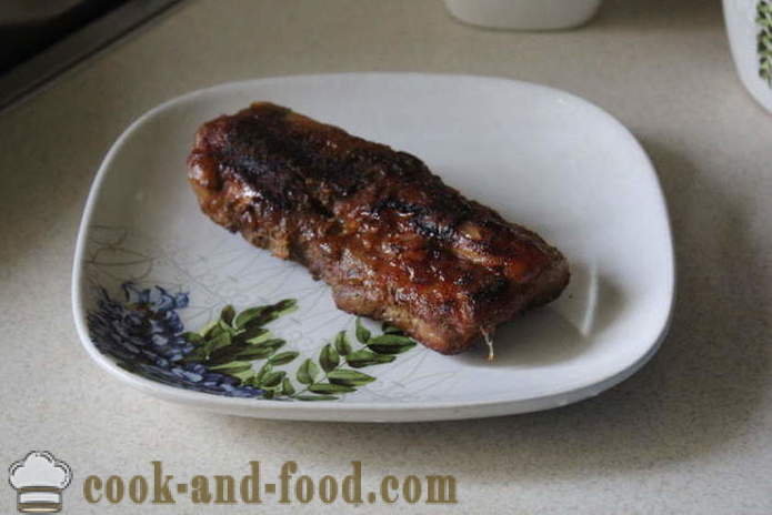 Schab w folię - jak smaczne gotować wieprzowina w sosie sojowym, krok po kroku przepis zdjęć