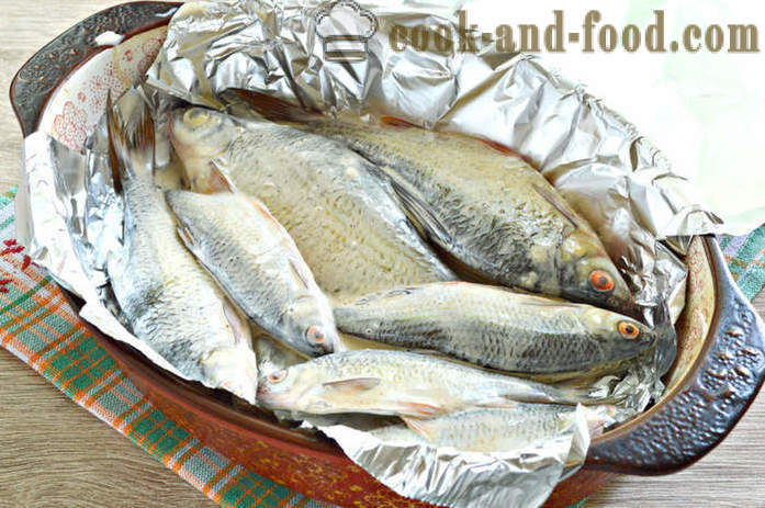 Małe ryby pieczone w piekarniku - jak gotować pyszne małe ryby rzeki, krok po kroku przepis zdjęć