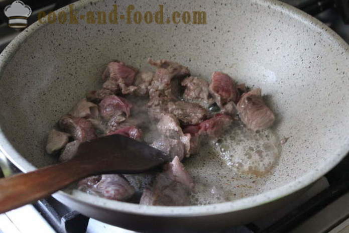 Smaczny gulasz wołowy - zarówno smaczne gotować gulasz wołowy z grzybami, krok po kroku przepis zdjęć