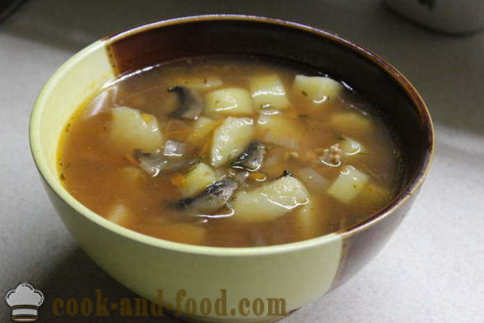 Zupa z soczewicy z grzybami i soku pomidorowego - Jak zrobić zupę z soczewicy z pomidorami, krok po kroku przepis zdjęć