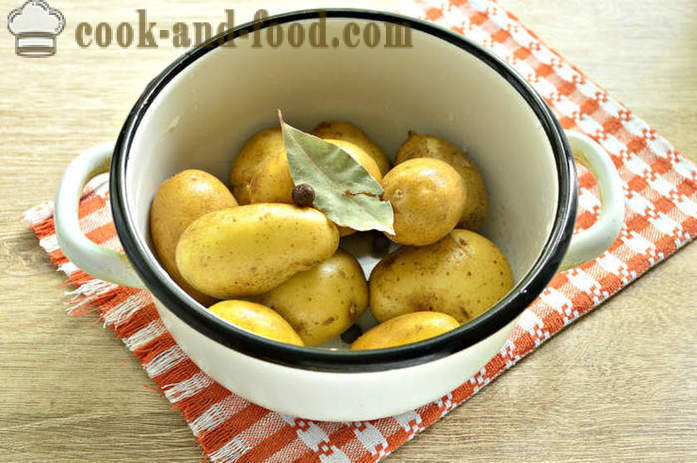 Gotowane ziemniaki z czosnkiem i ziołami - jak gotować ziemniaki smaczne i prawidłowo Krok po kroku zdjęć receptury