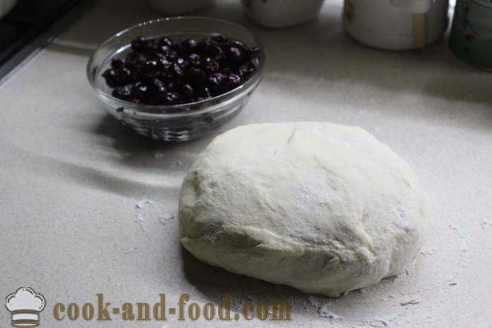Ciasto na pierogi z drożdży - Jak przygotować ciasto na pierogi w ekspres do chleba, krok po kroku przepis zdjęć