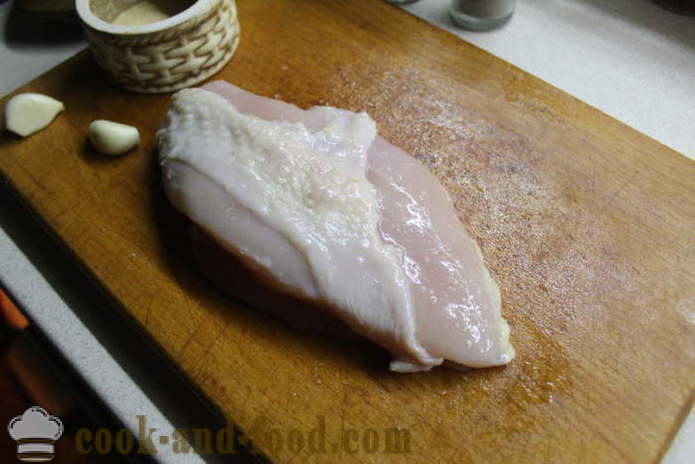 Pieczona pierś z kurczaka z miodem, czosnkiem i przyprawami - jak gotować piersi kurczaka w piekarniku, z krok po kroku przepis zdjęć