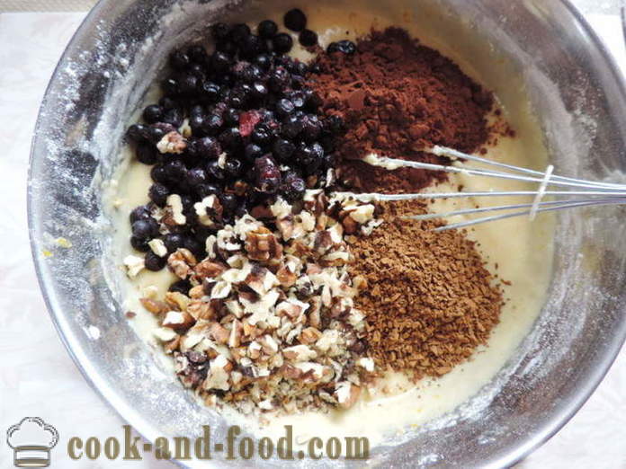 Blueberry ciasto z orzechami - Jak zrobić ciasto jagodowe z orzechami i kakao, o krok za krokiem zdjęć receptury