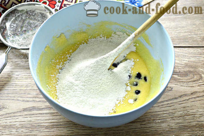 Ciasto wielkanocne ciasto z sodą bez drożdży i mleka - jak gotować ciasta w puszkach w piecu, z krok po kroku przepis zdjęć