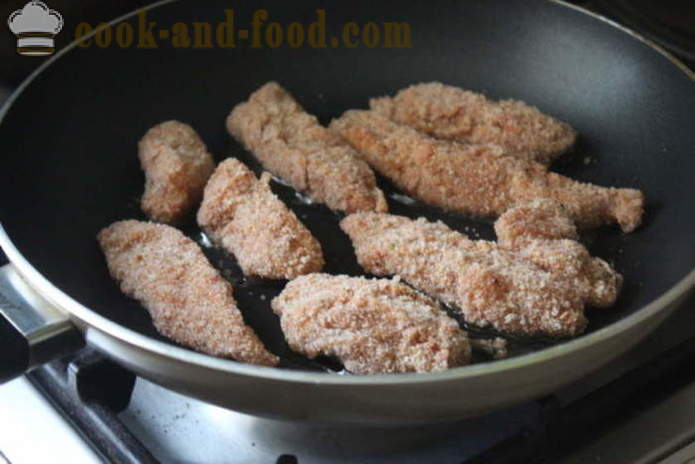 Nuggets panierowane i smażone piersi kurczaka na patelni - Jak zrobić skrzydełka kurczaka z domu, krok po kroku przepis zdjęć