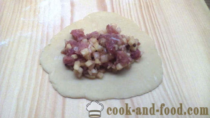 Placki tatar z mięsa i ziemniaków na kefir - jak gotować ciasto z kefirem w piecu, z krok po kroku przepis zdjęć