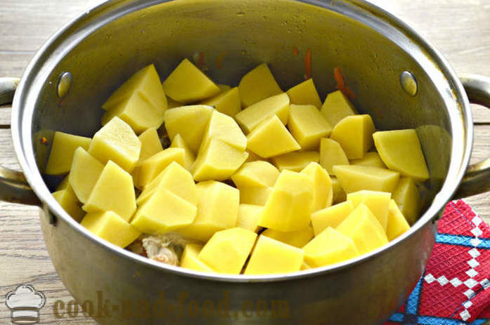 Pieczone ziemniaki z kurczaka - jak gotować pyszny gulasz z ziemniakami z kurczaka, krok po kroku przepis zdjęć