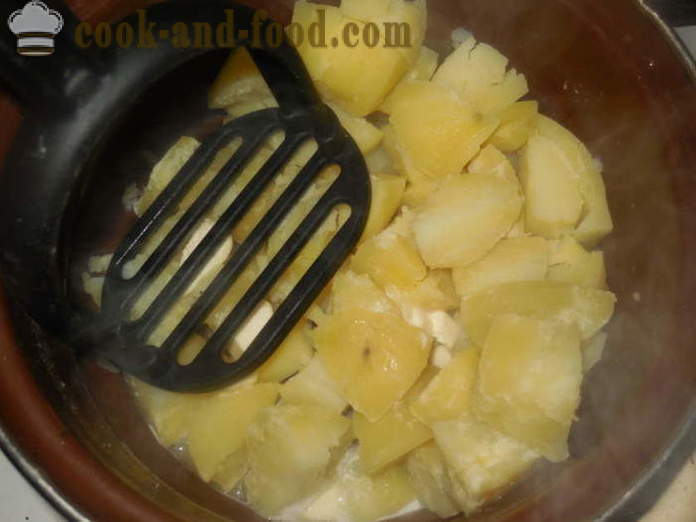 Pyszne bułki pita chleb z ziemniakami i kiełbasą - Jak przygotować bułki pita nadziewane, krok po kroku przepis zdjęć