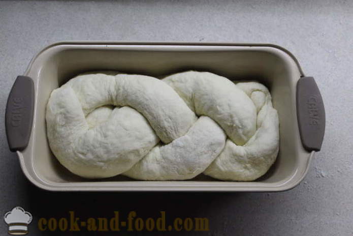 Pieczone drożdżowy chleb z oliwkami i papryką - jak upiec włoski chleb w piecu, z krok po kroku przepis zdjęć