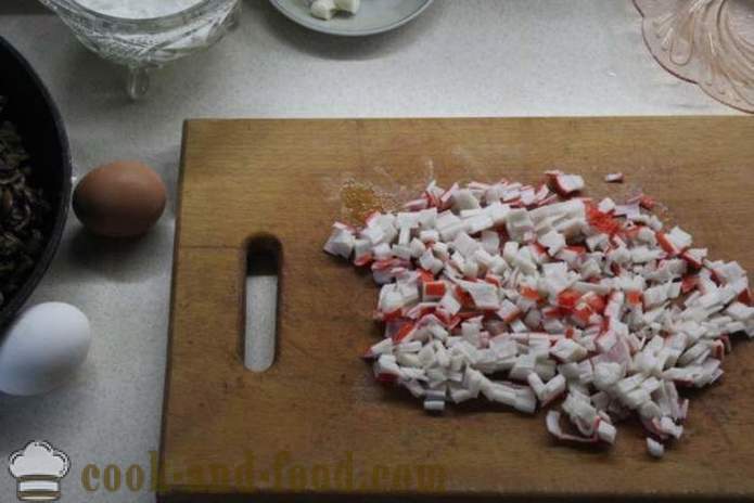 Warstwowa sałatka krab z ryżem i grzybami - jak gotować kraba sałatkę z ryżem i grzybami, krok po kroku przepis zdjęć