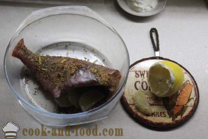 Okoń morski w sosie śmietanowym w piekarniku - jak gotować pyszne okonia morskiego w piecu, z krok po kroku przepis zdjęć