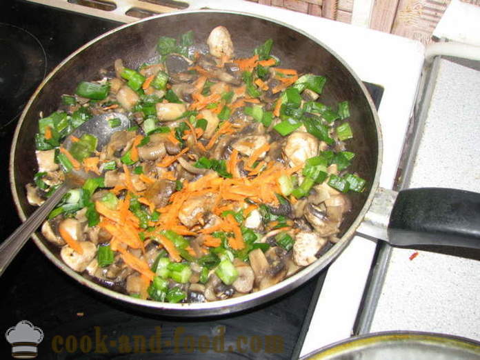 Smażone grzyby z kwaśną śmietaną i cebulą - jak gotować grzyby smażone na patelni, krok po kroku przepis zdjęć