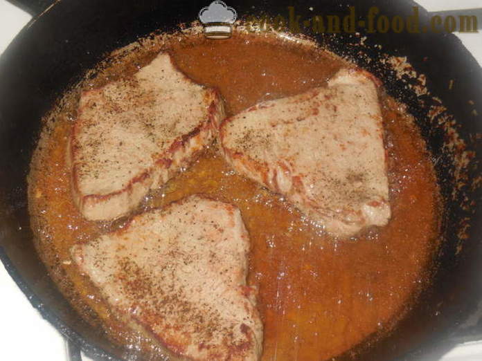 Mięso z pomidorami i serem w piecu - jak gotować soczyste mięso w piekarniku, z krok po kroku przepis zdjęć