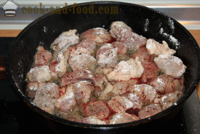 Gulasz z jagnięciny cebuli, marchwi i czosnku - jak gotować pyszny gulasz z jagnięciny, krok po kroku przepis zdjęć