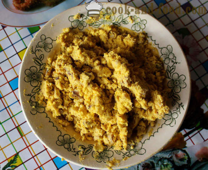 Nadziewane żółtko i sardynka-jak zrobić faszerowane jajka z konserwy, krok po kroku przepis zdjęć
