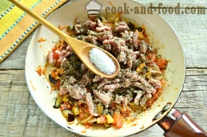 Gulasz warzywny z bakłażanem i mięsa - jak gotować gulasz z bakłażana i mięsa mielonego, krok po kroku przepis zdjęć
