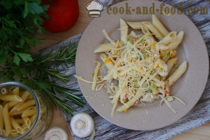 Włoski domowy makaron z kurczakiem, warzywami i serem - Jak gotować makaron włoski w domu, krok po kroku przepis zdjęć