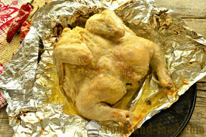 Cały kurczak pieczony w folii w piekarniku - jak gotować kurczaka w piekarniku w folii, z krok po kroku przepis zdjęć