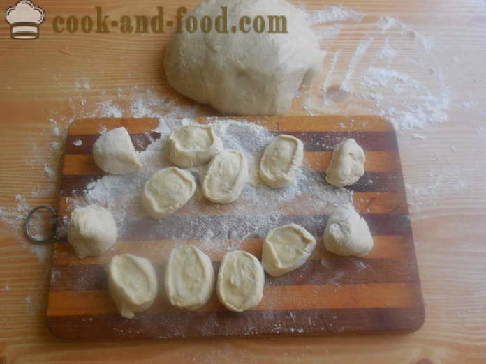 Bezmięsne kluski z surowych ziemniaków i cebuli - Jak gotować pierogi z surowych ziemniaków, krok po kroku przepis zdjęć