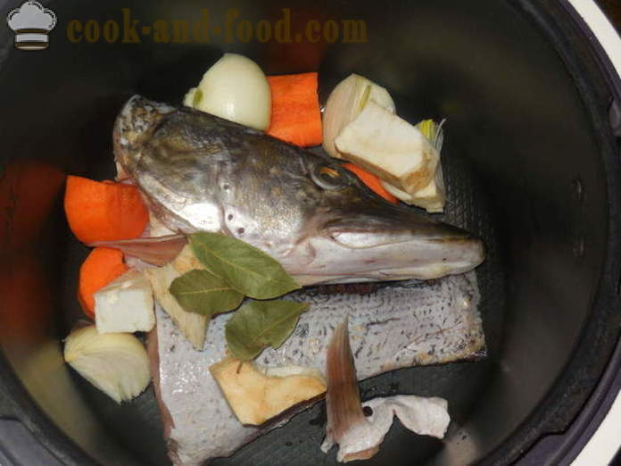 Prosty przepis na zupę rybną z goli szczupak multivarka - jak gotować zupę z domu głowy szczupaka, krok po kroku przepis zdjęć