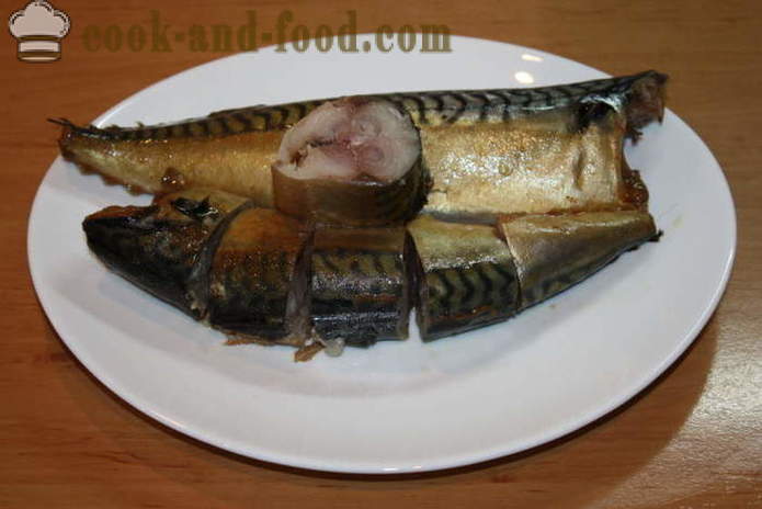 Smaczne makrela wędzona herbaty i cebuli plewy - jak palić makreli w skórek cebuli w domu, krok po kroku przepis zdjęć