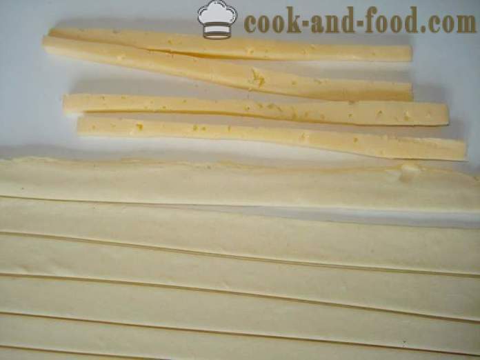 Domowy ser w cieście francuskim kije do piwa - jak gotować żółty ser w domu, krok po kroku przepis zdjęć
