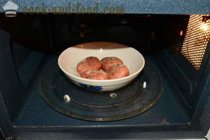 Szybkie pieczone ziemniaki w mikrofalówce - how pyszne ziemniaki pieczone w mikrofalówce w skórze, z krok po kroku przepis zdjęć