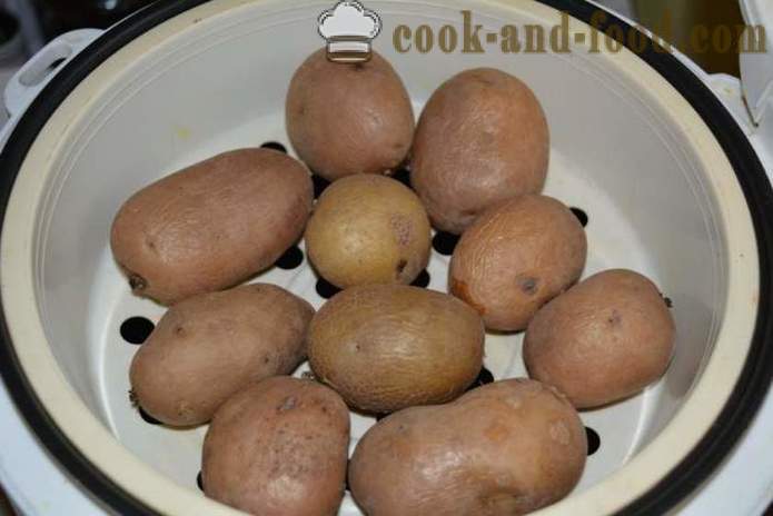 Gotowane ziemniaki w skór w smażonym - Delicious naczynia gotowanych ziemniaków w łupinach do przybrania