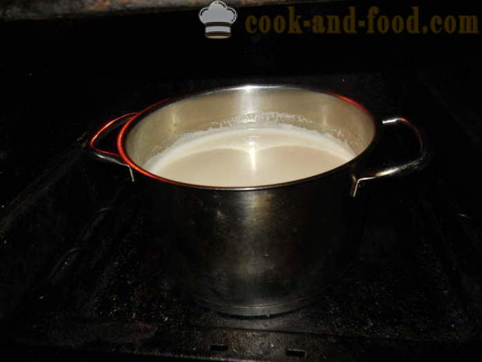 Pyszna zapiekanka z krowiej siary i jajkiem - jako kucharz w siary piekarnikiem, krok po kroku przepis zdjęć