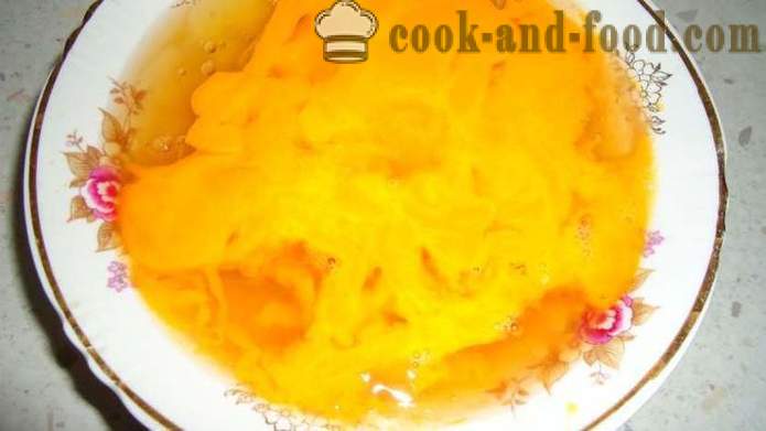 Duże jajka sadzone z kiełbasy jaj strusich - jak gotować omlet z jaj strusich, krok po kroku przepis zdjęć