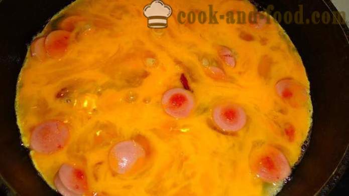 Duże jajka sadzone z kiełbasy jaj strusich - jak gotować omlet z jaj strusich, krok po kroku przepis zdjęć