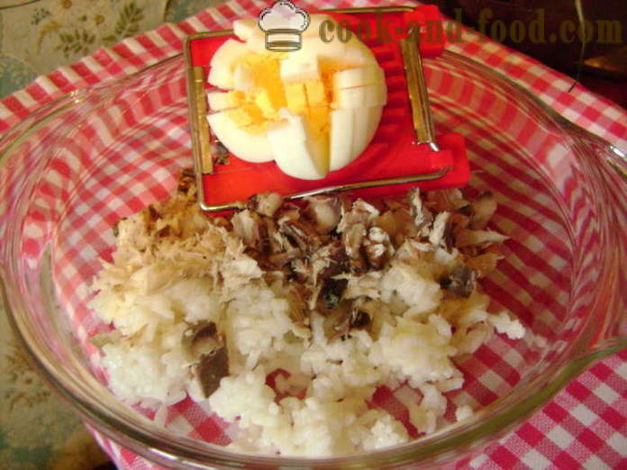 Prosta sałatka rybna z ryżem i jajkiem - Jak gotować sałatka rybna z ryżem, krok po kroku przepis zdjęć