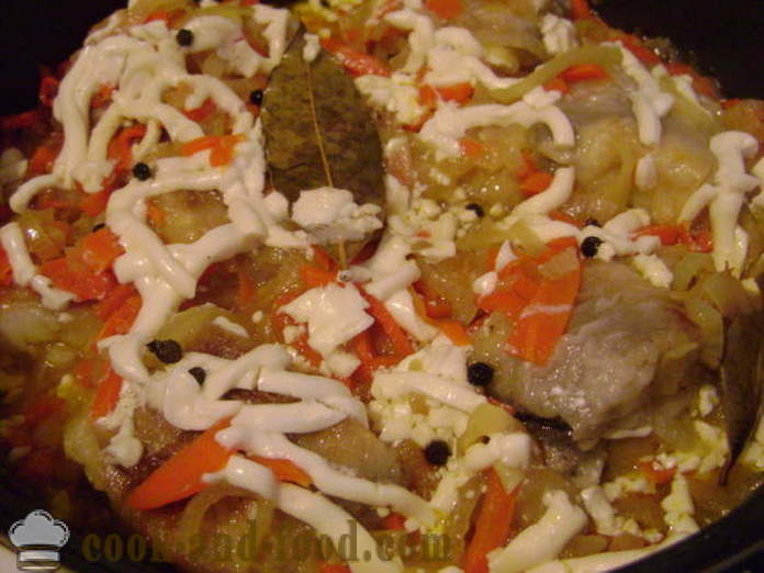 Pyszny przepis brotoly duszona z cebulą i warzywami - gotowanie brotola ryby z majonezem, krok po kroku przepis zdjęć