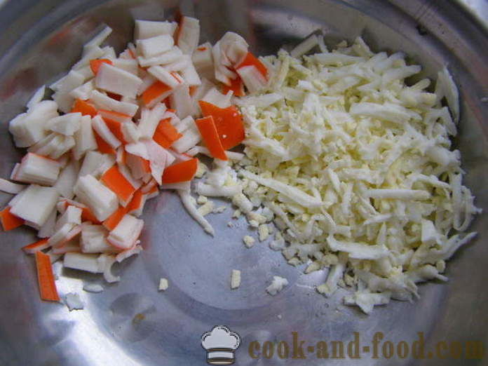 Pyszne sałatki kraba z kukurydzy i jajka - jak gotować kraba sałatka z kukurydzy szybkie i smaczne, z krok po kroku przepis zdjęć