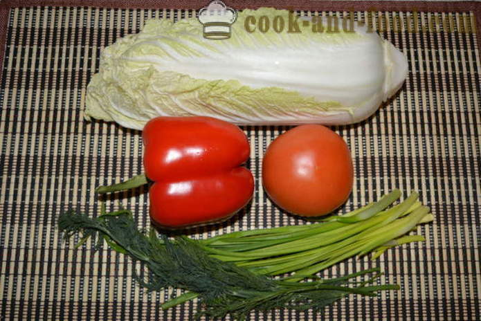 Sałatka z kapusty pekińskiej, pomidorów i papryki - jak przygotować sałatkę z kapusty pekińskiej, krok po kroku przepis zdjęć
