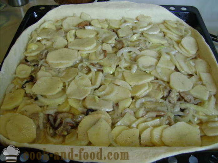 Drożdżowy placek z ziemniakami i grzybami - jak gotować ciasto z grzybami i ziemniakami, z krok po kroku przepis zdjęć