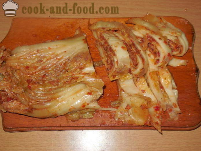 Wieprzowina z kimchi na koreański - kimchi jako podsmażyć z mięsem, krok po kroku przepis zdjęć
