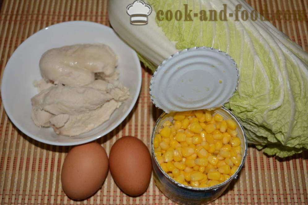 Prosta sałatka z kapusty pekińskiej, kurczaka i kukurydzy - Jak przygotować sałatkę z kapusty pekińskiej z piersi kurczaka, krok po kroku przepis zdjęć