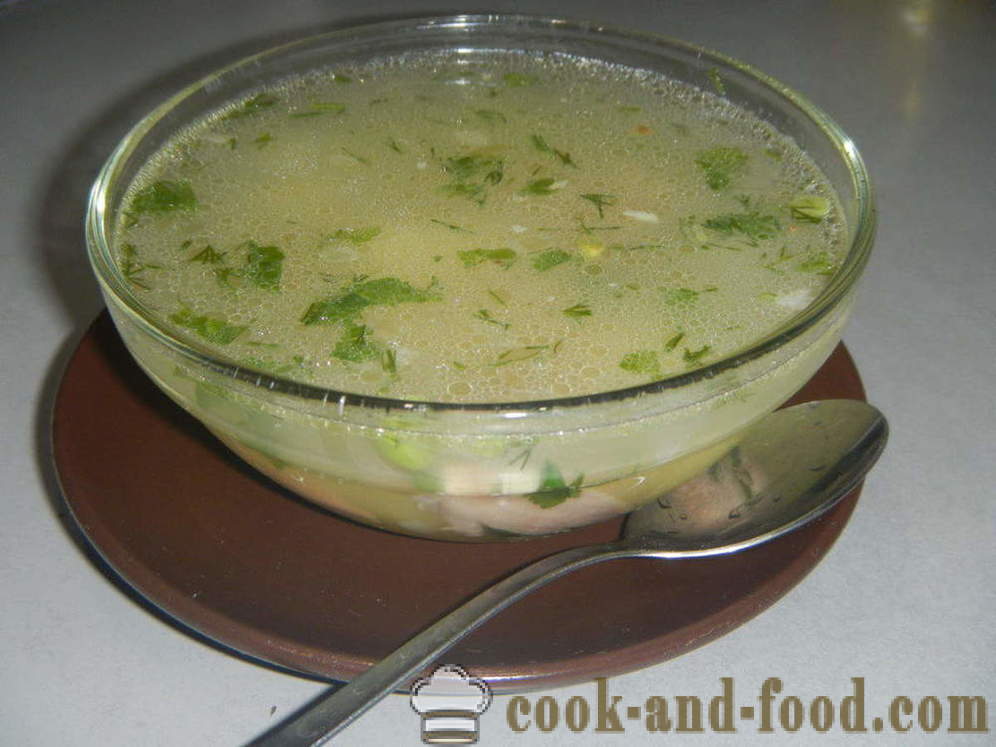 Rosół z groszkiem - jak gotować zupę z zielonego groszku mrożonych lub świeżych, z krok po kroku przepis zdjęć