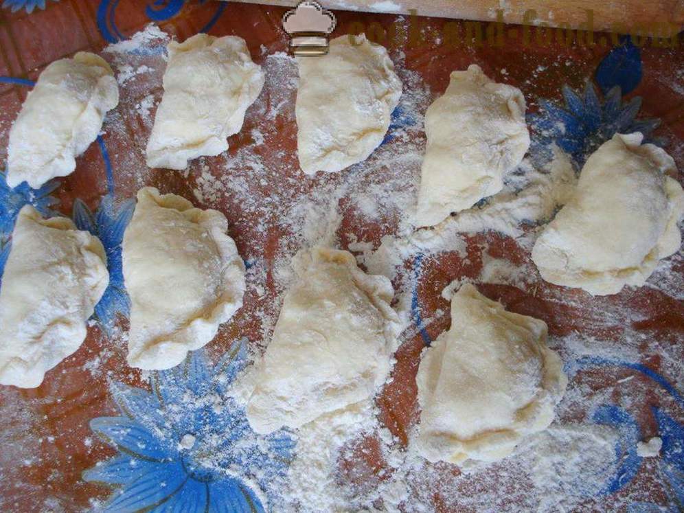 Ciasto na pierogi z ziemniakami na wodzie - Jak zrobić ciasto na pierogi i ziemniaki, z krok po kroku przepis zdjęć
