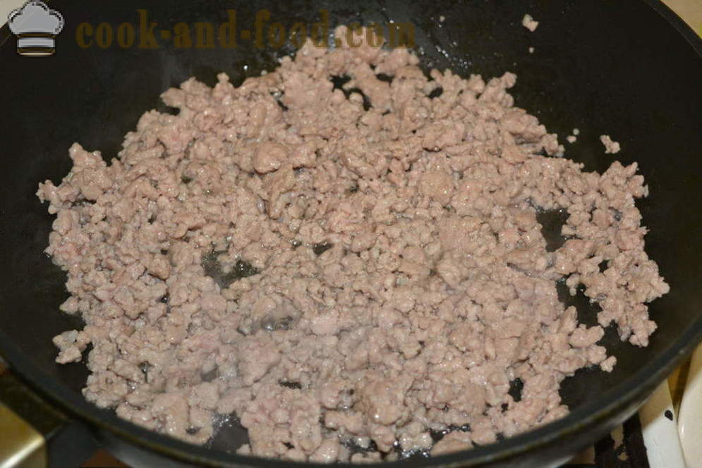 Duszona kapusta z mięsa mielonego na skovorode- Jak gotować pyszny gulasz z kapustą z mięsem mielonym, krok po kroku przepis zdjęć