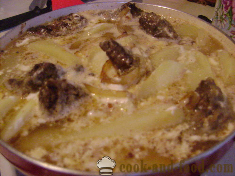 Gulasz ziemniaczany z wątroby wołowej - jak gotować gulasz z ziemniakami z wątrobą na patelni, krok po kroku przepis zdjęć